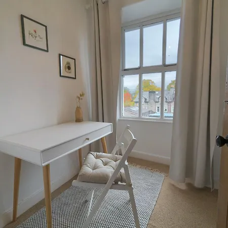Meadow View - Cosy Townhouse With Patio Garden & Parking * קנדל
